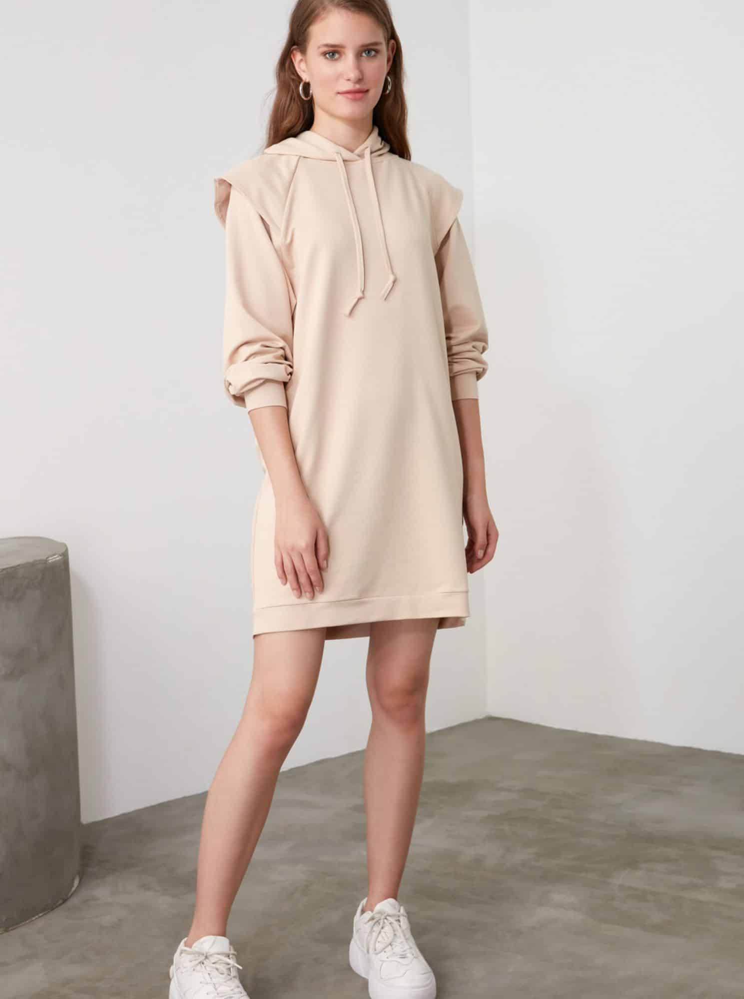 Krémové mikinové šaty s kapucí Trendyol
