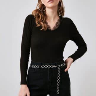 Černé dámské tričko s krajkou Trendyol