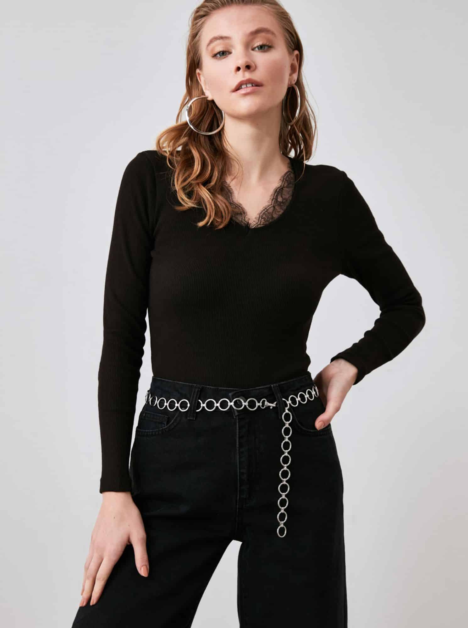Černé dámské tričko s krajkou Trendyol
