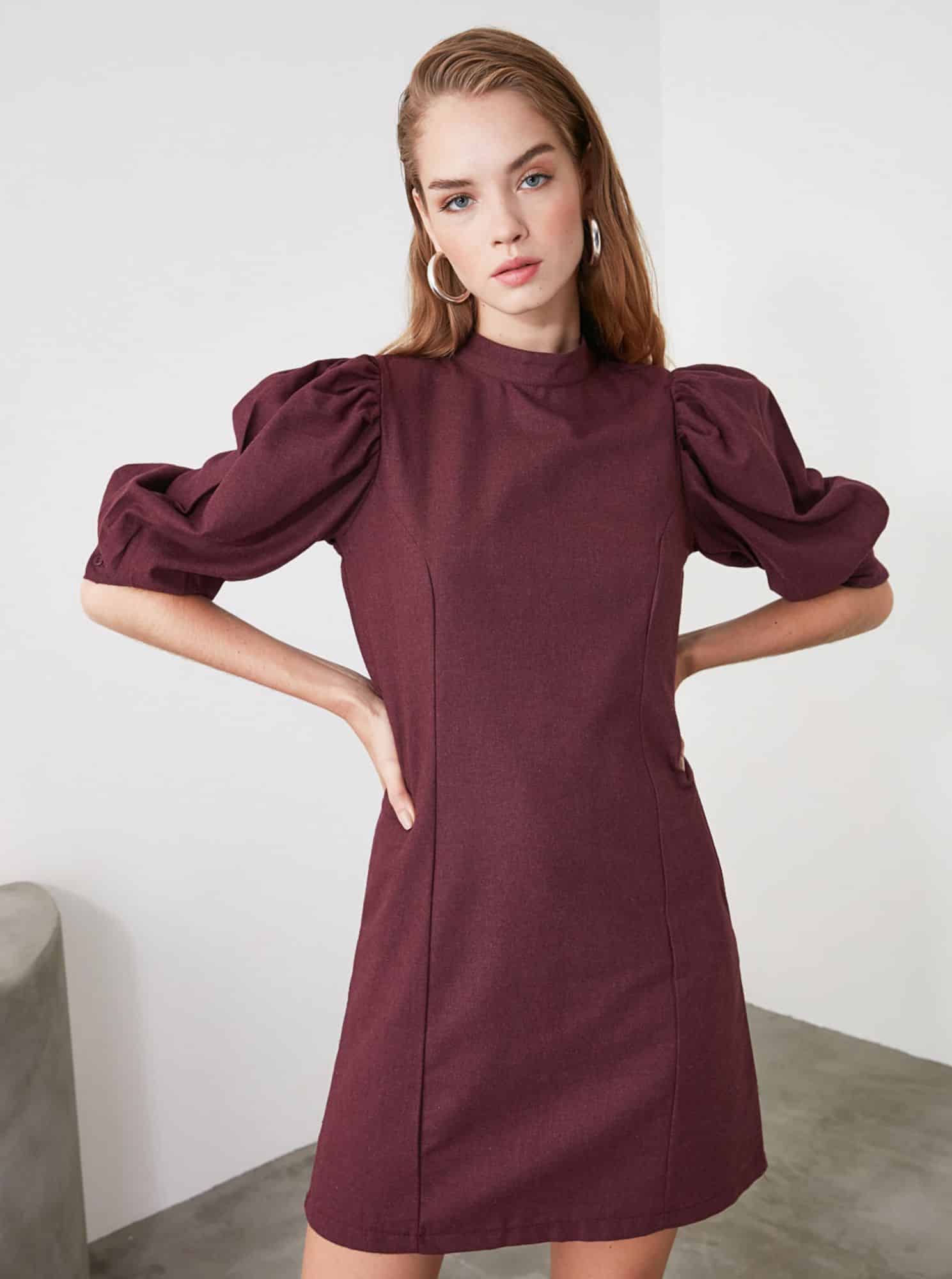 Vínové šaty Trendyol