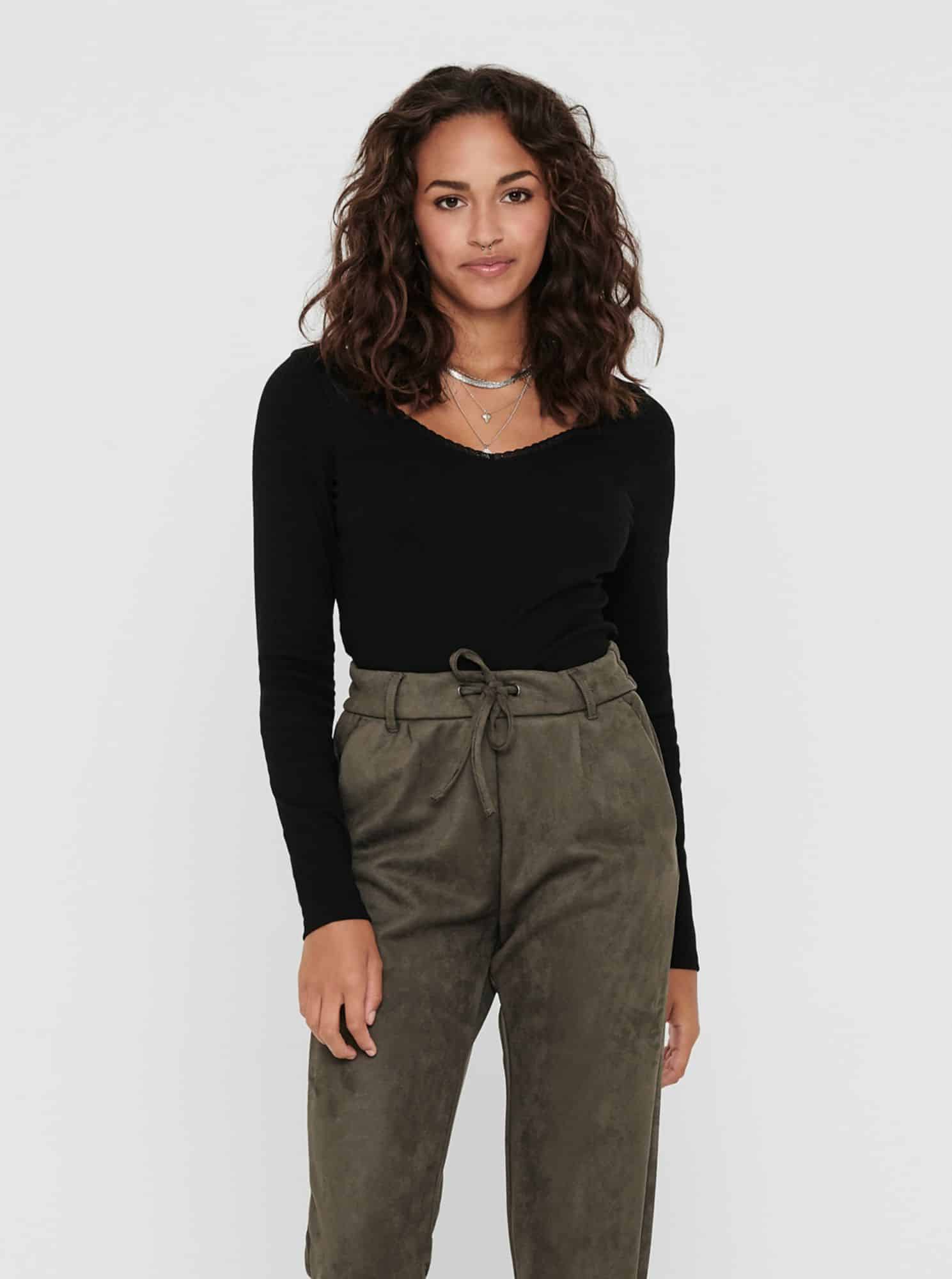 Černé tričko Jacqueline de Yong