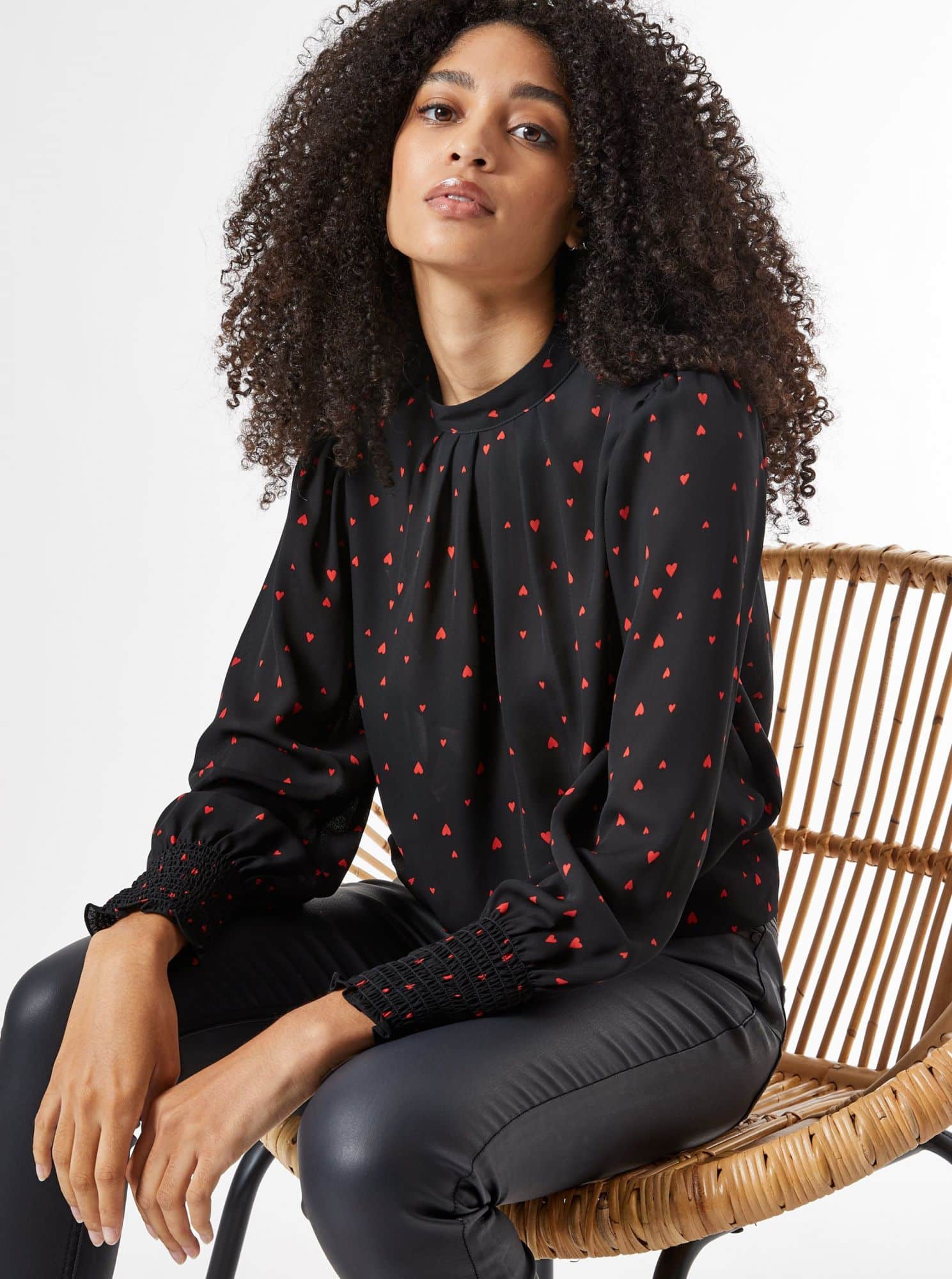 Černá vzorovaná halenka Dorothy Perkins