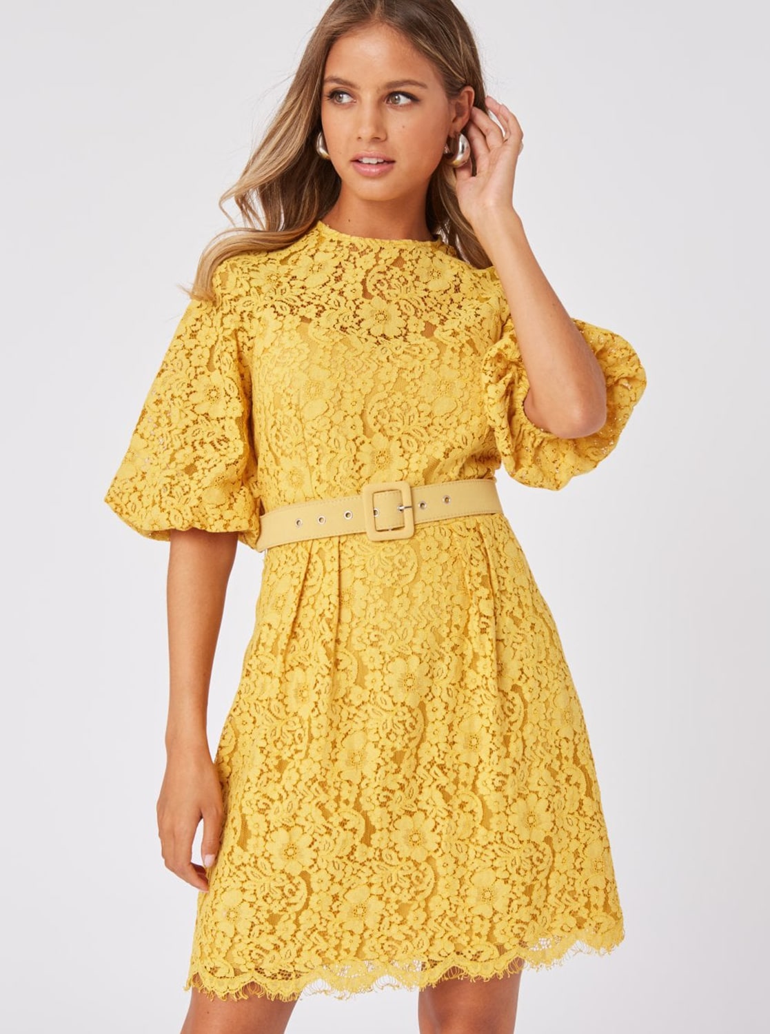 Žluté krajkové šaty Little Mistress