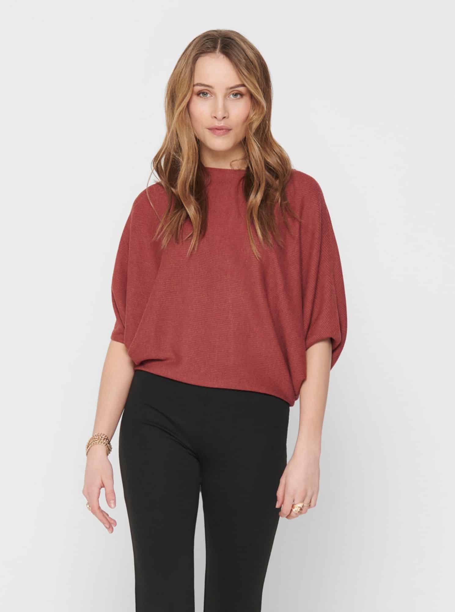 Cihlový svetr s netopýřími rukávy Jacqueline de Yong