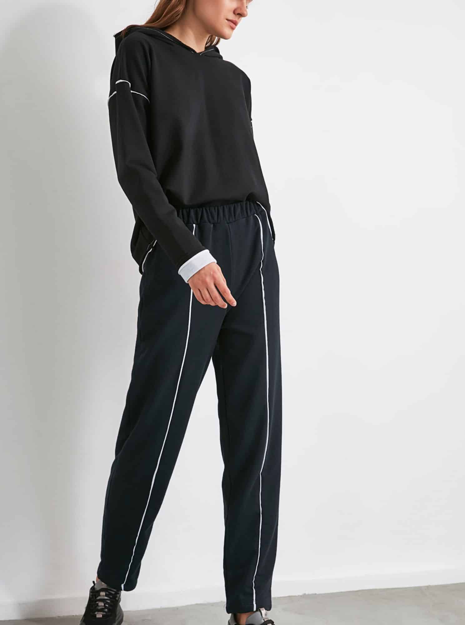 Černé tepláky Trendyol