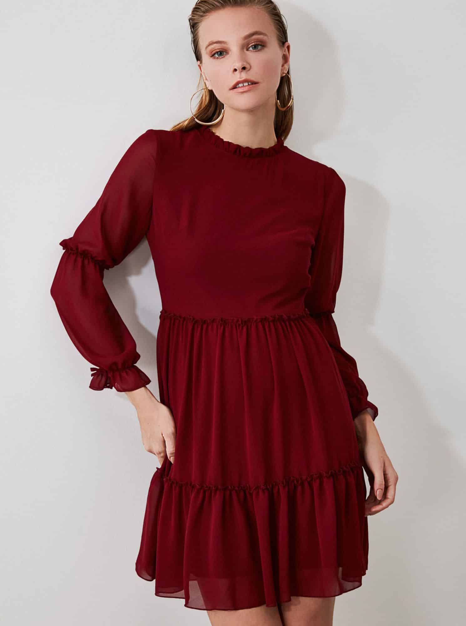 Vínové šaty Trendyol