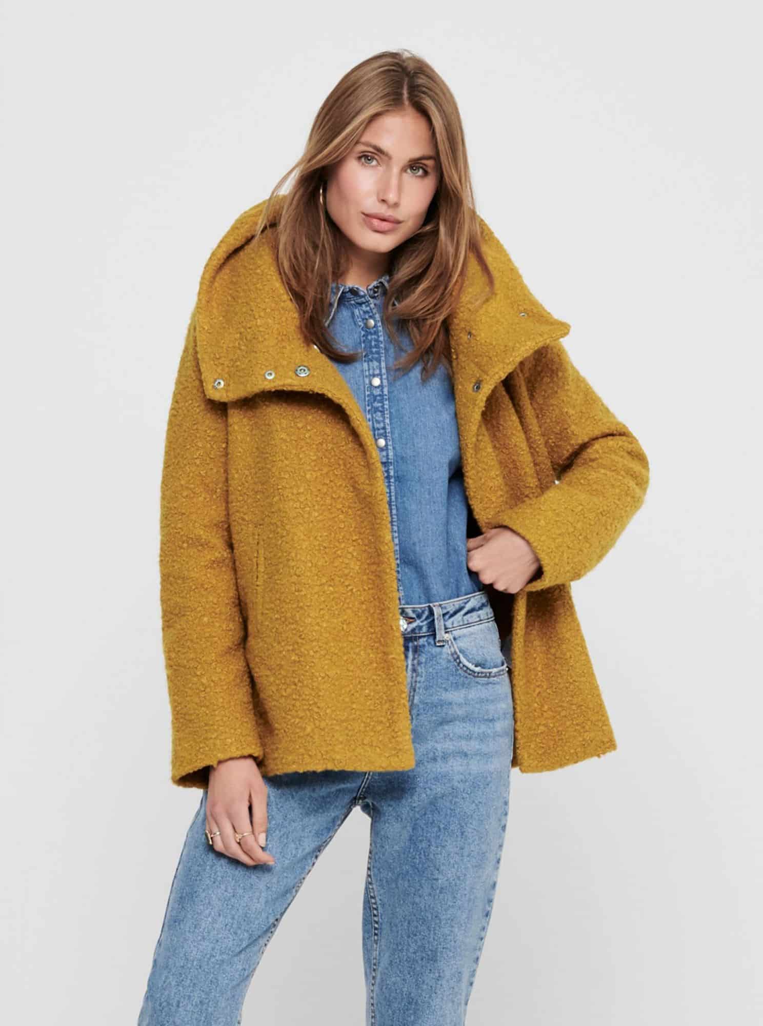 Hořčicový krátký kabát Jacqueline de Yong Sonya