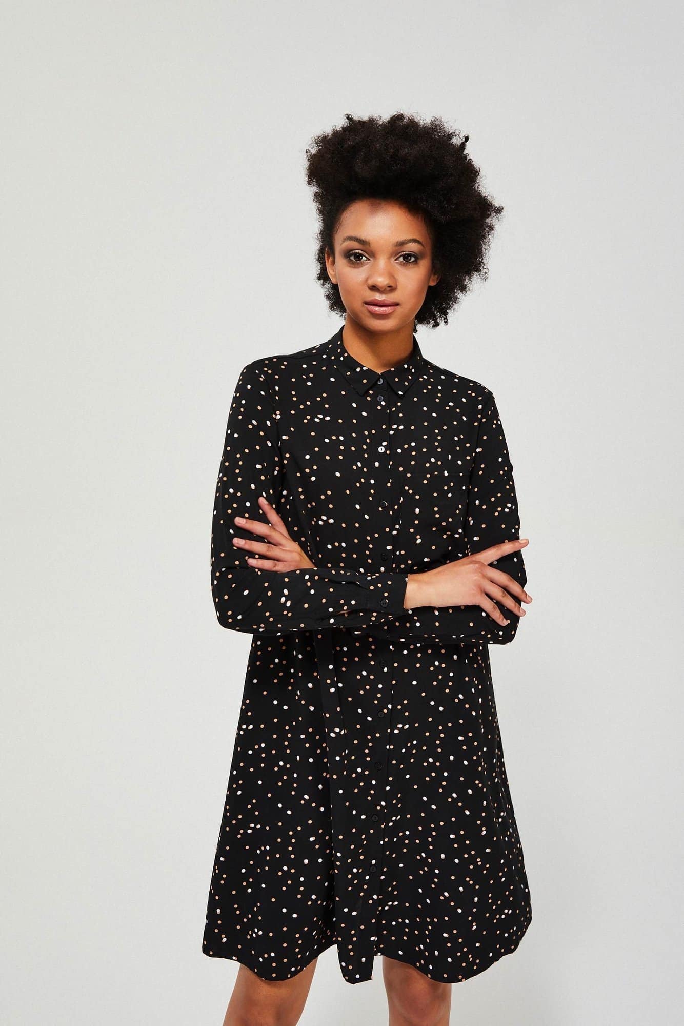 Moodo černé košilové šaty s puntíky