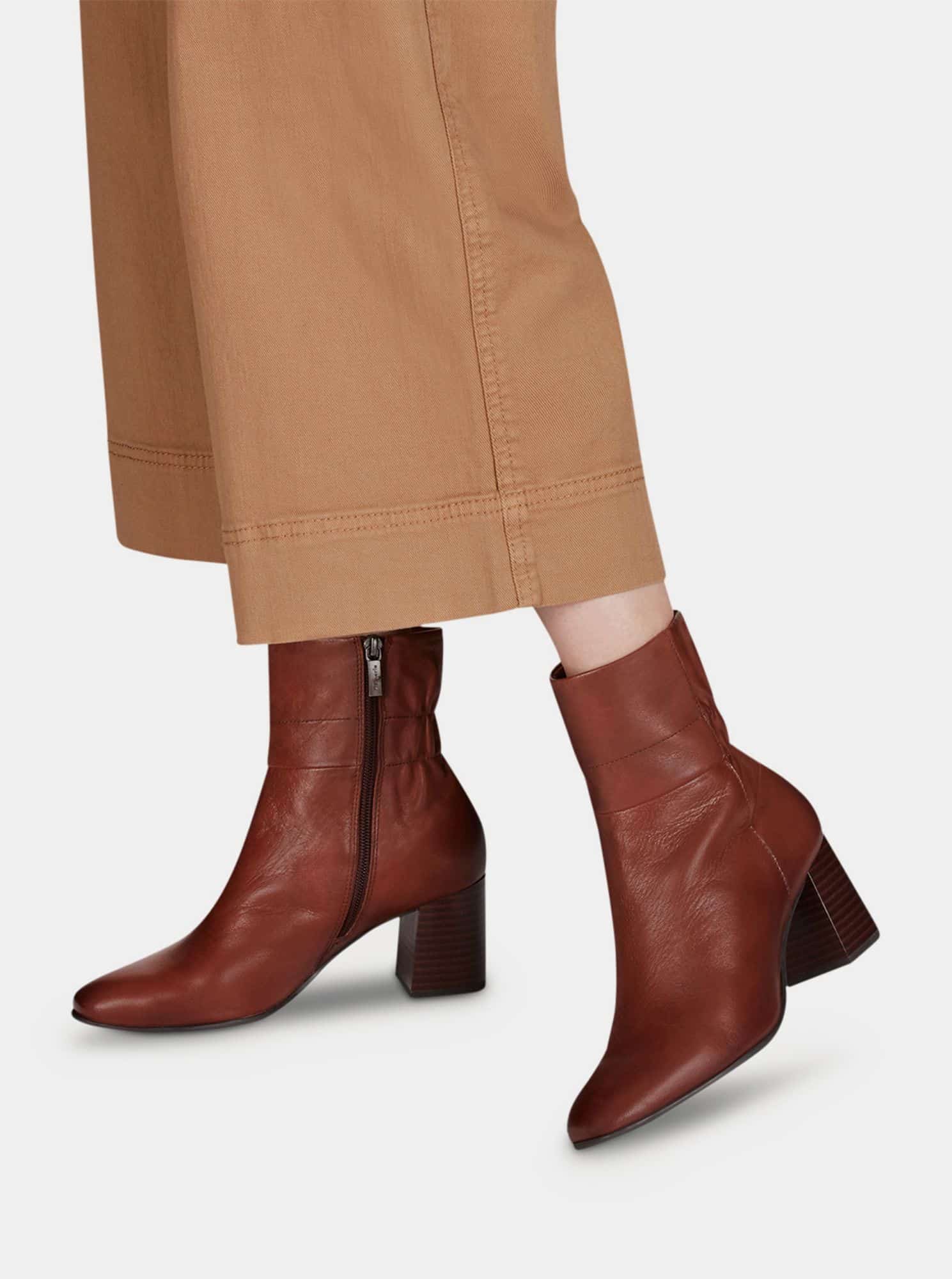 Tamaris hnědé kotníkové kožené boty