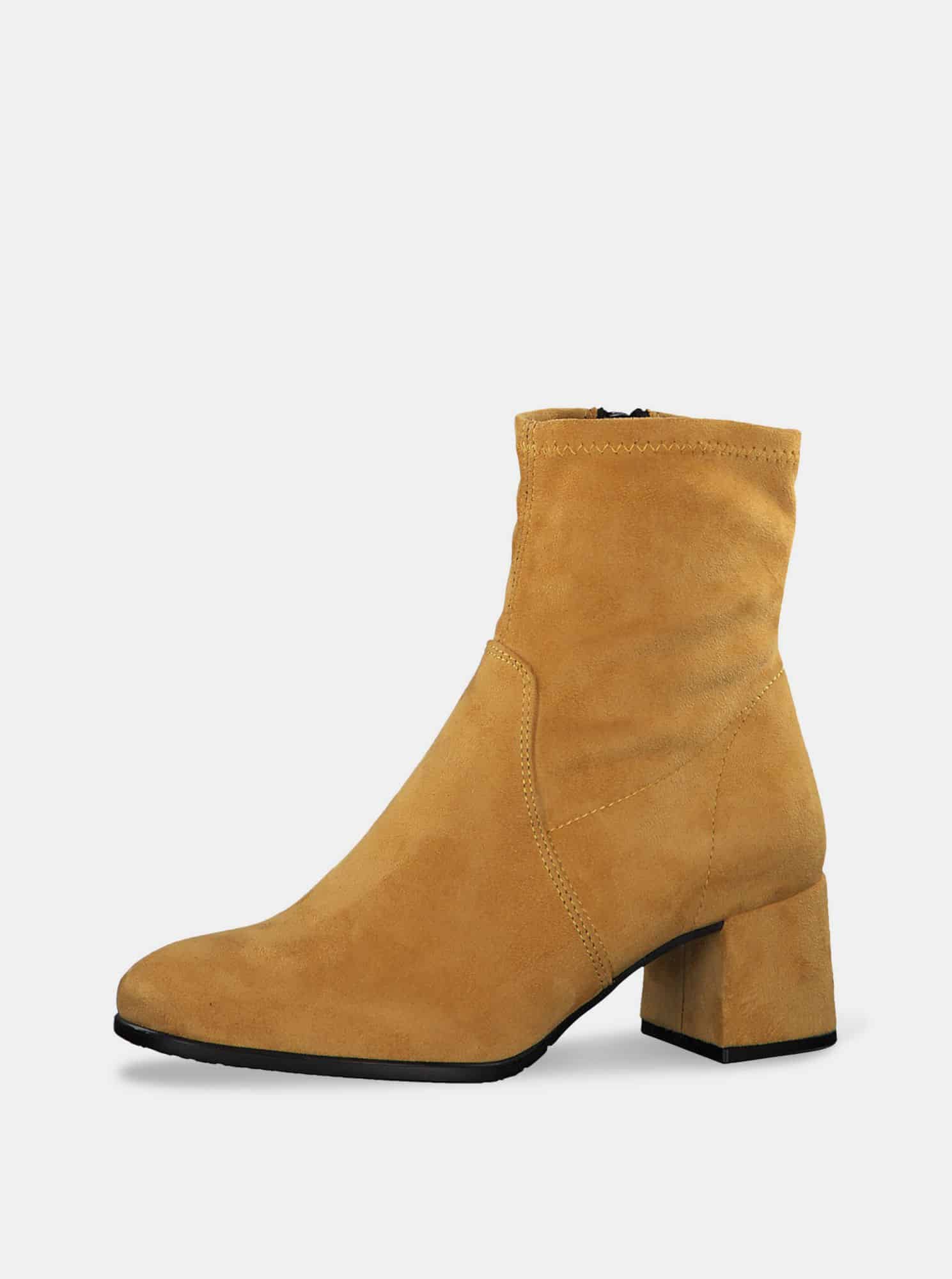 Hořčicové kotníkové boty v semišové úpravě Tamaris