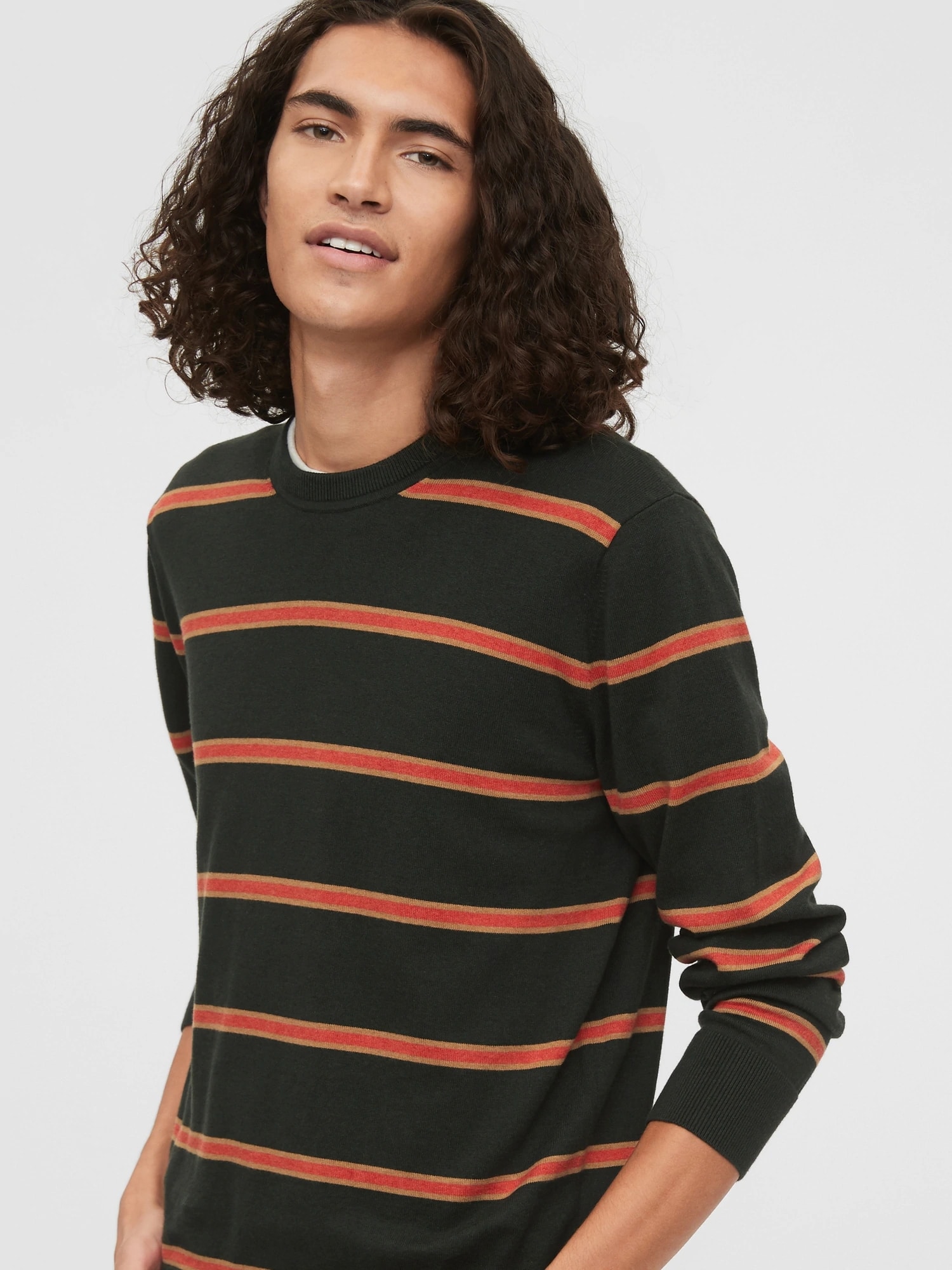 GAP černý pánský svetr