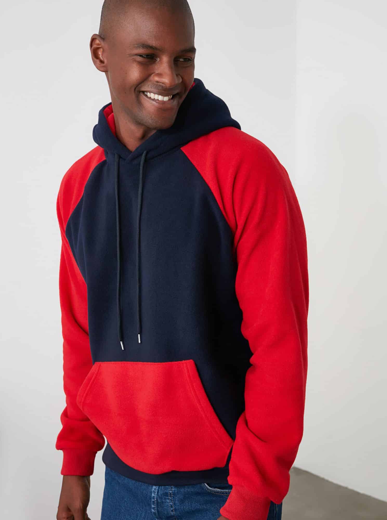 Červeno-modrá pánská mikina s kapucí Trendyol