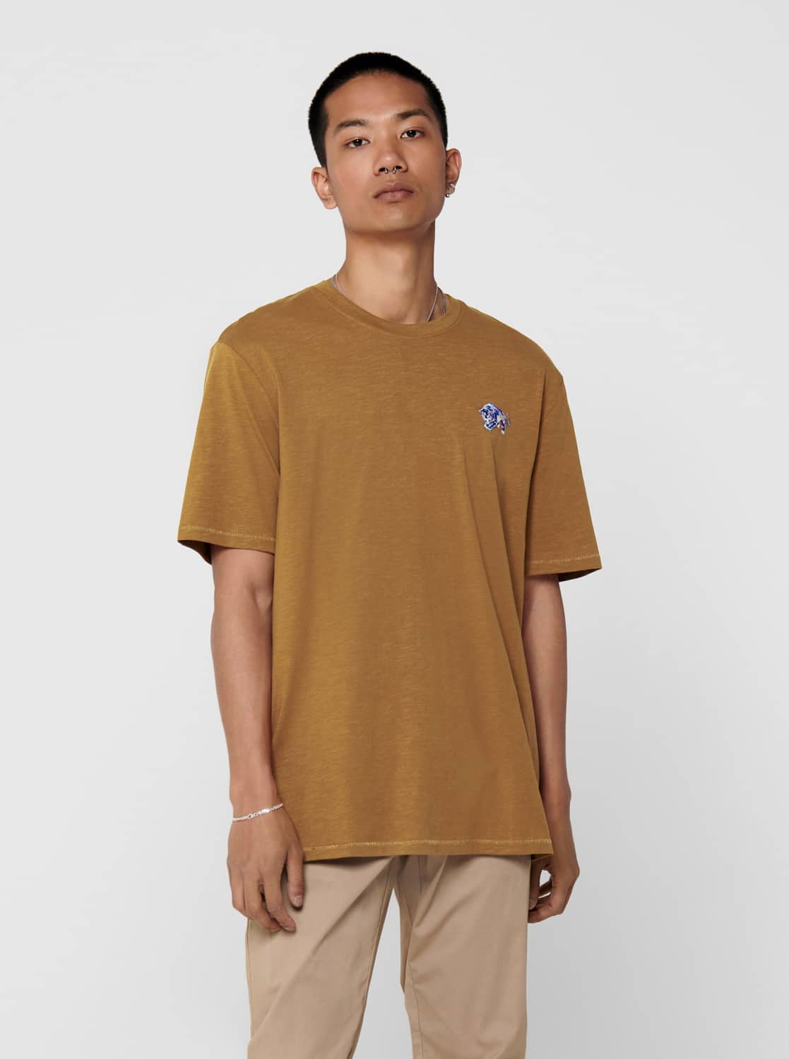 ONLY & SONS hnědé pánské tričko Mag s výšivkou