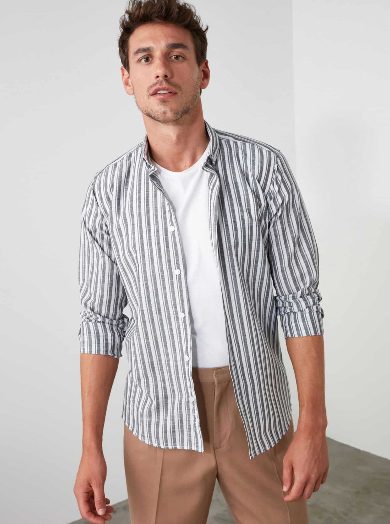 Šedo-bílá pánská pruhovaná košile Trendyol