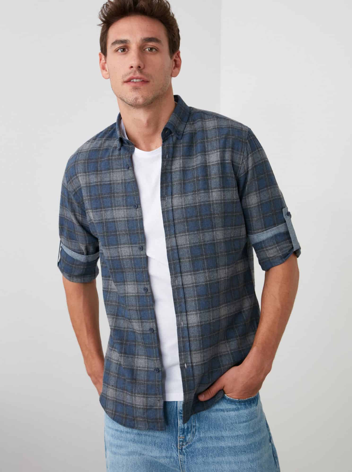 Tmavě modrá pánská kostkovaná košile Trendyol