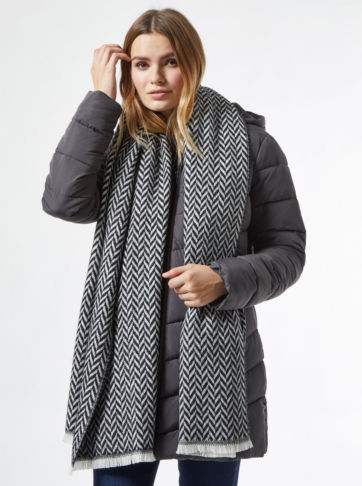 Černo-šedá vzorovaná šála Dorothy Perkins