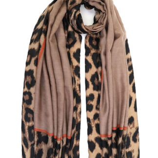 Doca hnědý šátek s leopardím motivem