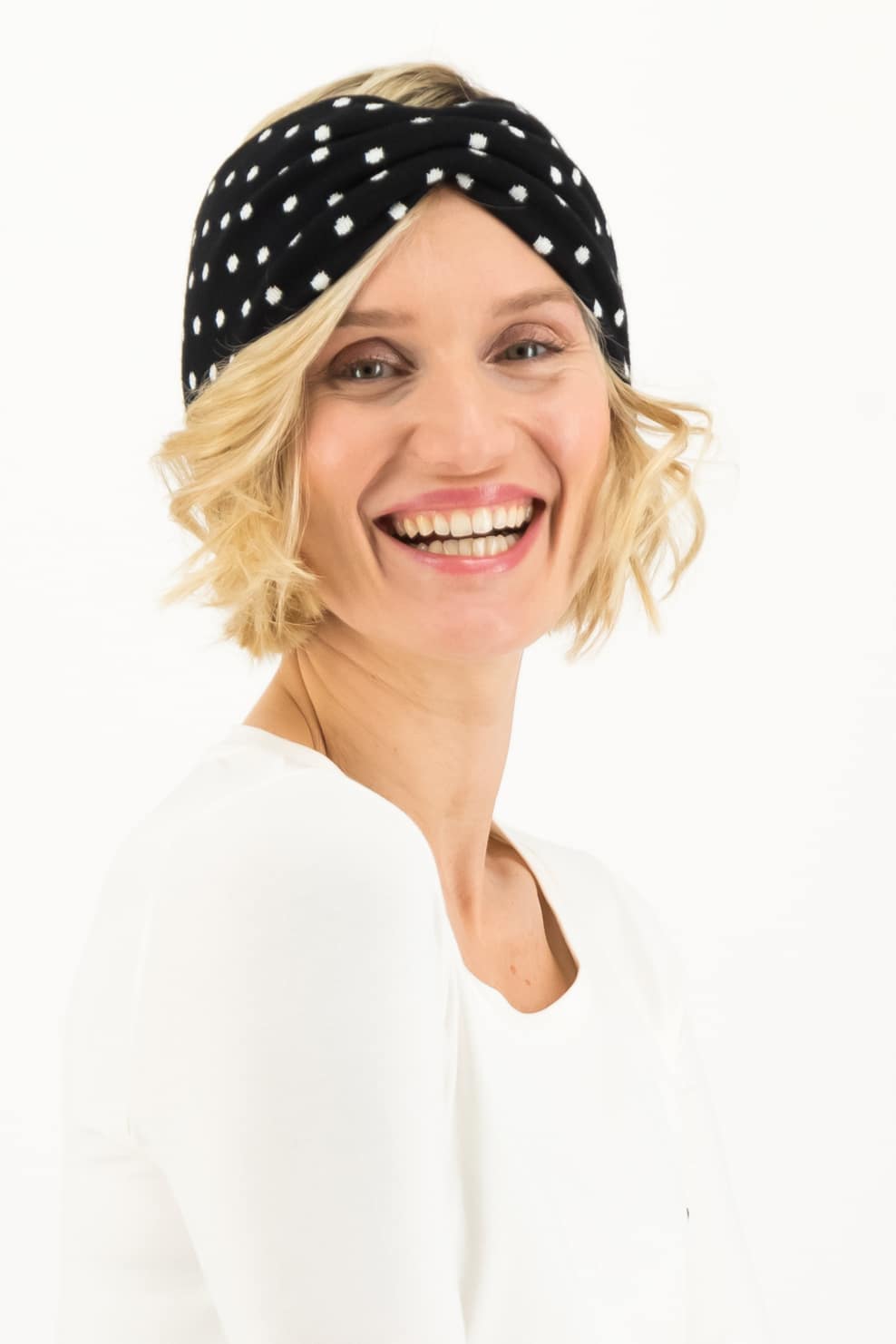 Blutsgeschwister černá puntíkovaná čelenka Black Betsy